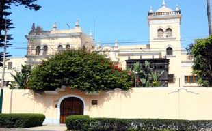 Здание посольства России в Перу.
