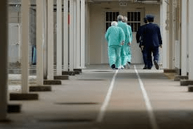 Роль врачей в защите заключённых от пыток